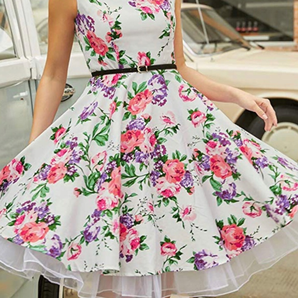 Floral print tea dress. Size Medium